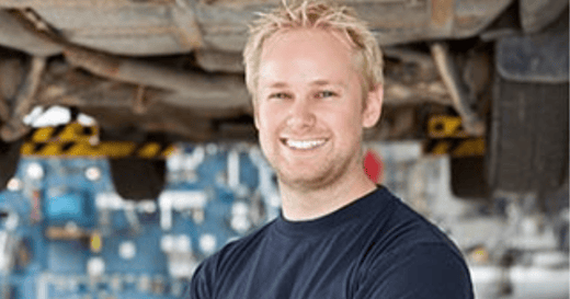 Choosing an Automotive Workshop Hoist: Types, Features, and Tips